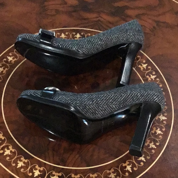 Burberry Herringbone Tweed Leather Silver Buckle Black/White Authentic Heels - Picture 7 of 12